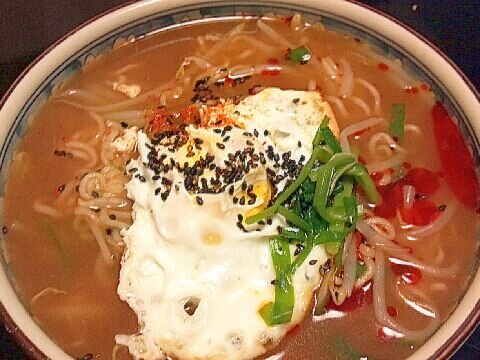 ニラ玉味噌ラーメン